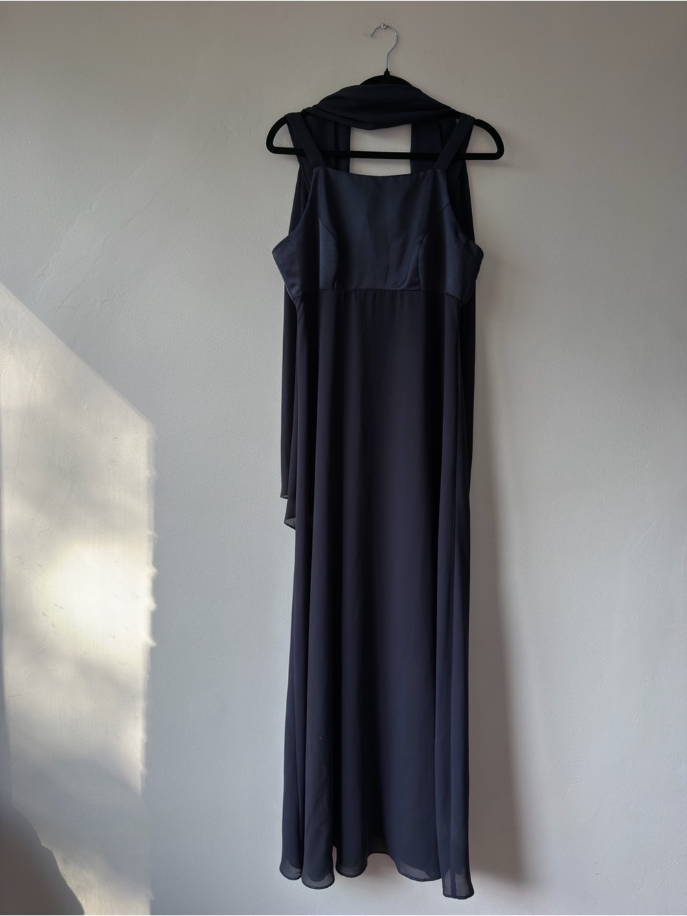 Elegant Navy Blue Sleeveless Maxi Dress‎ with Scarf Detail